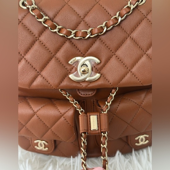 ❌ SOLD ❌ CHANEL 23A DUMA BACKPACK LIGHT BROWN CALFSKIN - Picture 7 of 12